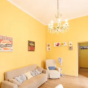 Appartement Duomo 77 - In The Heart Of The Historical Center By Elite, Naples